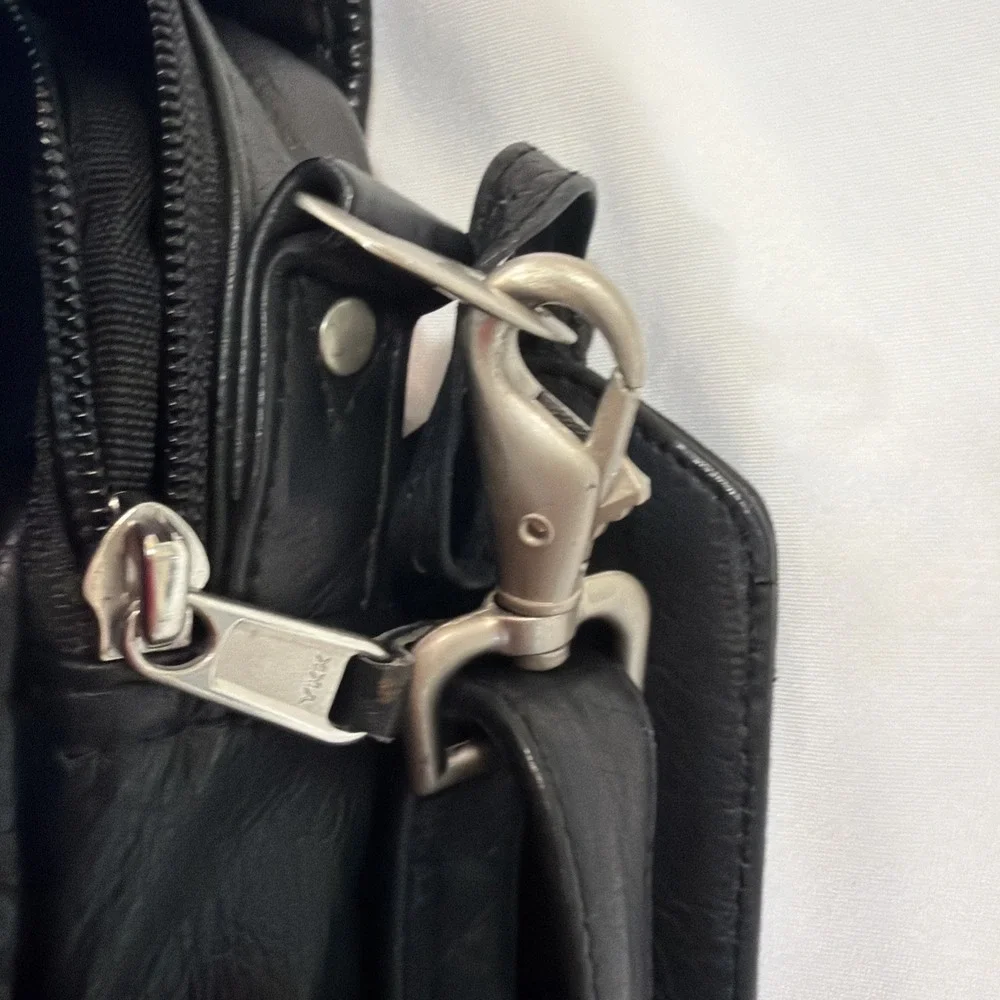 Canyon Outback Soft Leather Messenger Bag Black Travel Laptop New Business Work‎